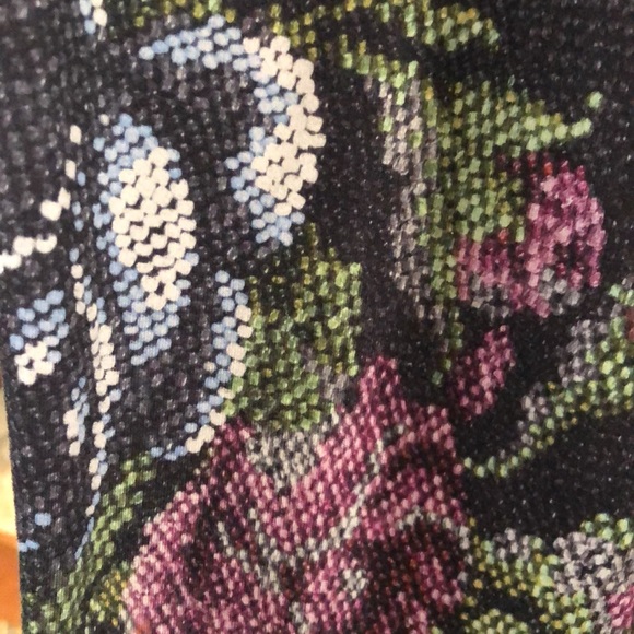 Lululemon pixelated print leggings - Picture 2 of 4